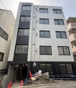 プレミアム梅島駅前 